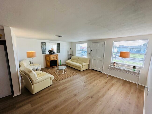 Photo - 5202 Overton Dr