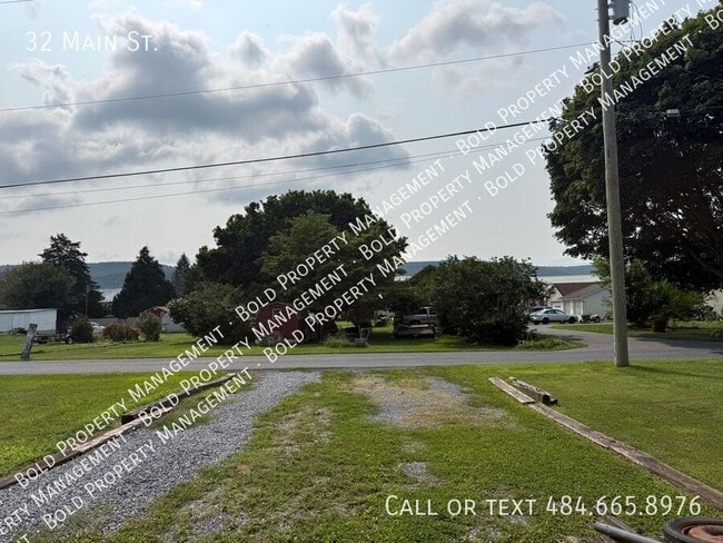 Photo - 32 E Main St
