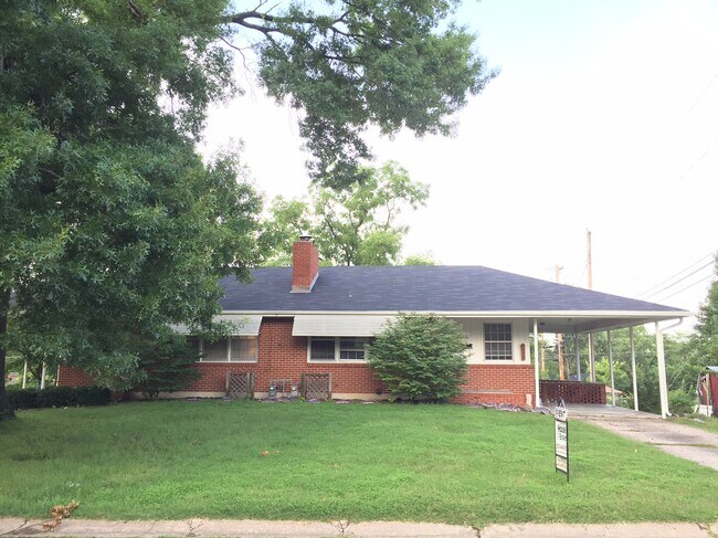 Photo - 310 Loch Ln