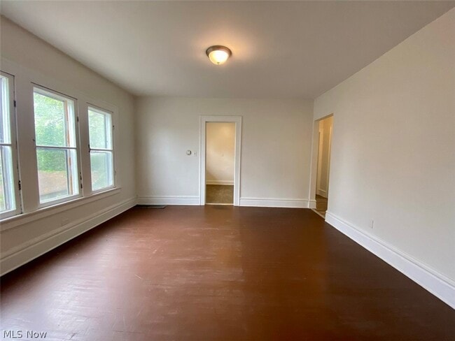 Photo - 400 Cloverdale Ave Unit UP