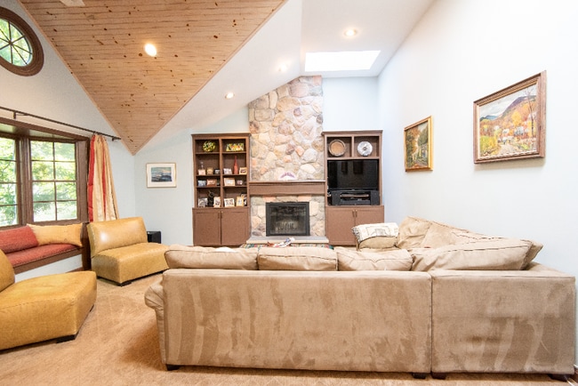 Photo - 48 Woodward St