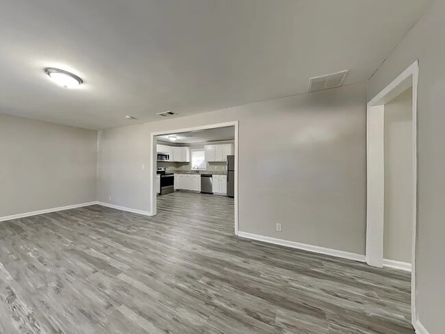 Photo - 2932 Heather Dr