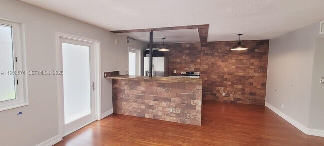 Photo - 1715 Wiley St Unit 8