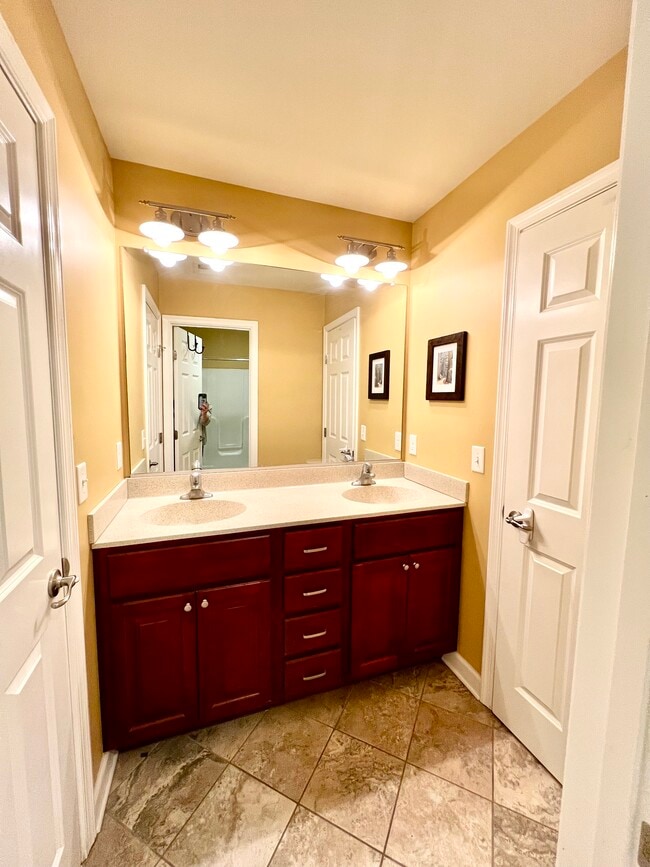 Photo - 104 Charity Ln