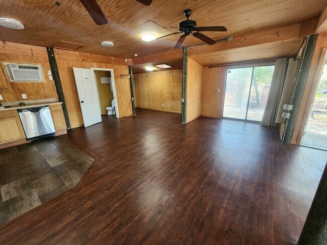 Photo - Beautiful 1Bedroom Bungalow next to Lake Hutchinson in Keystone Heights available May 8th