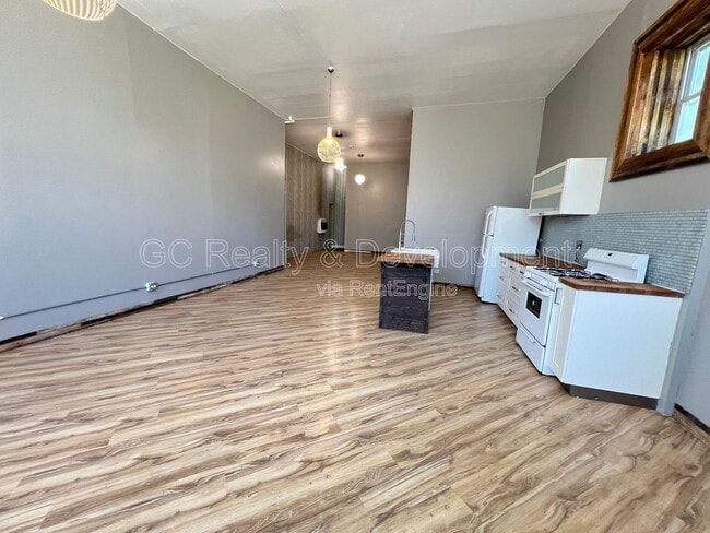 Photo - 3336 S Lituanica Ave Unit 1f