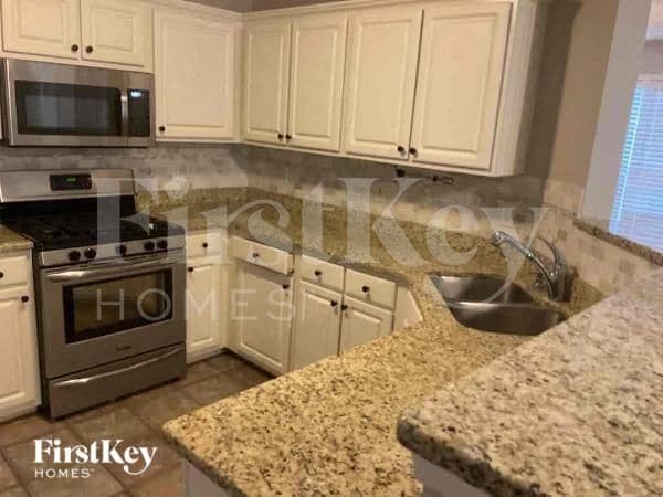 Photo - 3496 English Oaks Dr NW