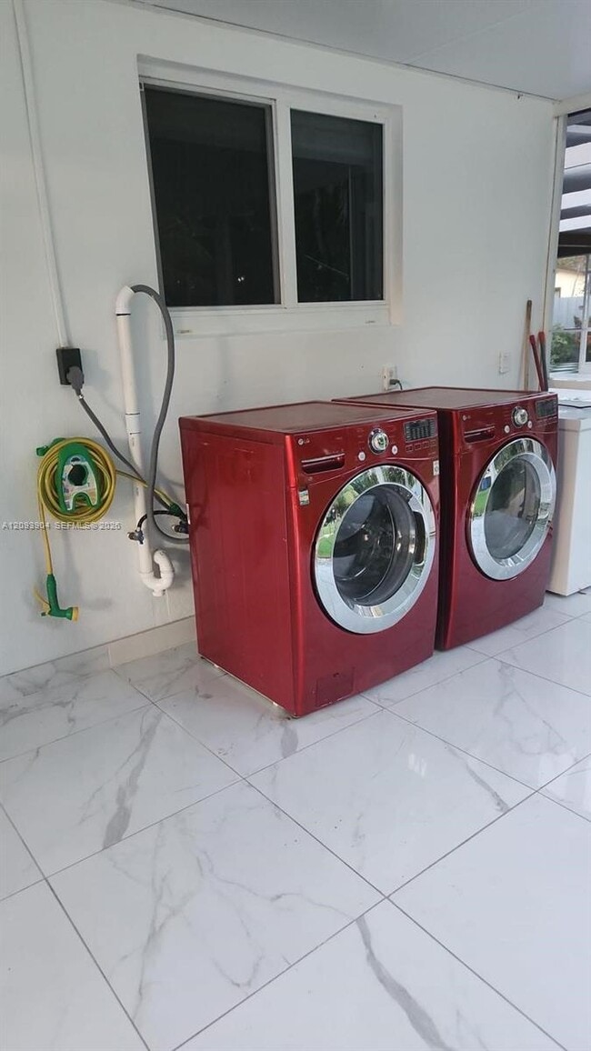 290 NW 92nd Ave Unit 1