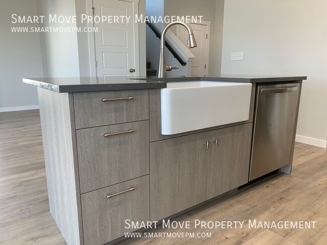 Photo - 3553 W Newland St