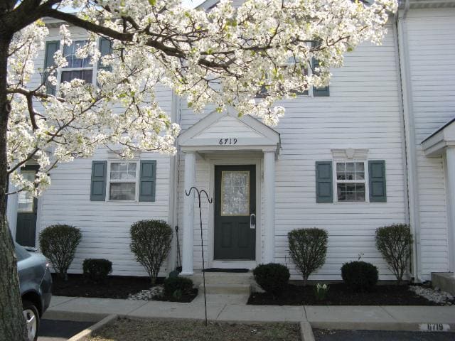 Building Photo - 6737 Lagrange Dr Unit 6737