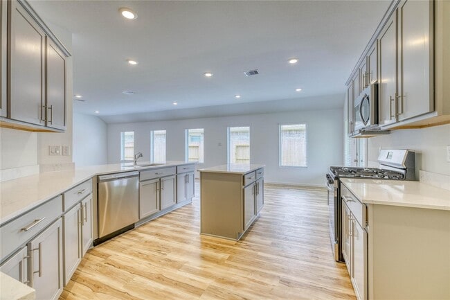 Photo - 5310 Still Mdw Ln