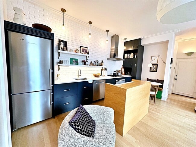 Photo - 206 Webster St Unit 1A