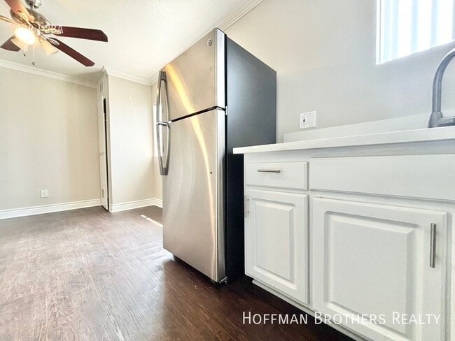 Photo - 227 S Carondelet St Unidad 103