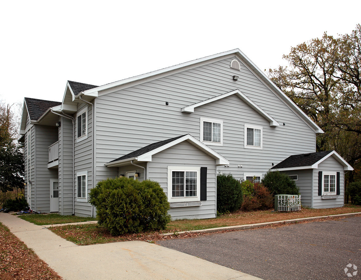 Photo - Great Oaks Apartments
