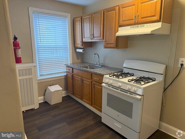 Building Photo - 1223 N 29th St Unit 3 REAR Rental