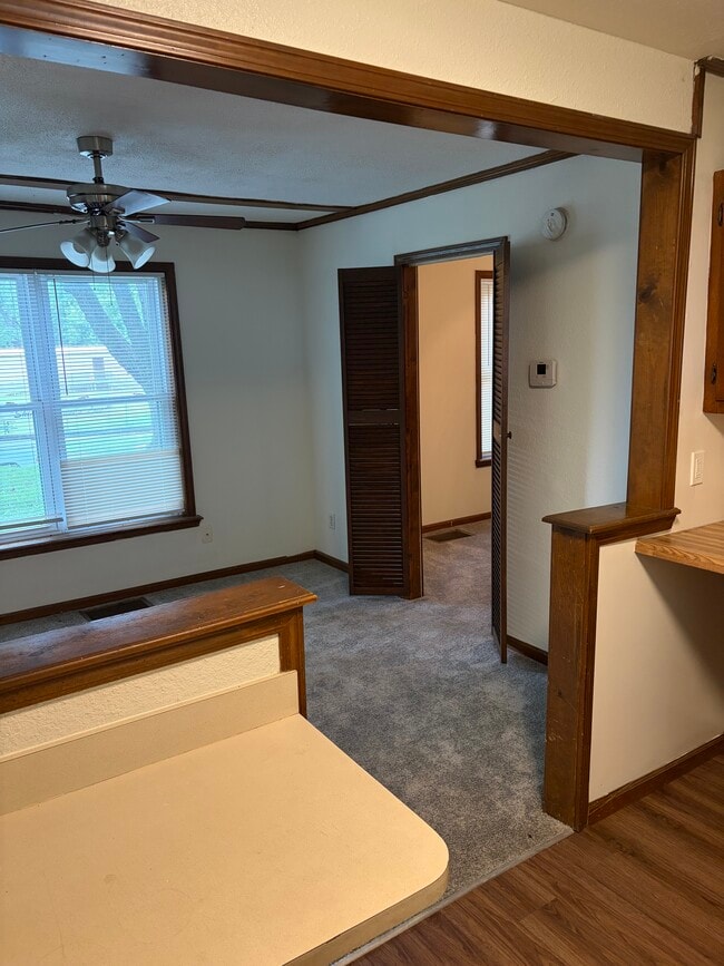 Photo - 608 Osage St Unit B