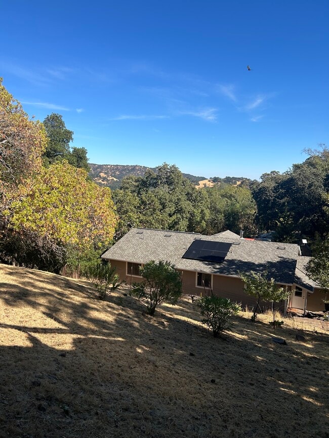 Outdoor View - 3 Ridgecrest Ct Unit Furnished studio