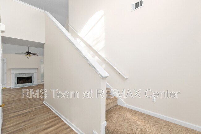 Photo - 1090 Norwalk Trce