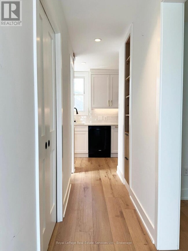 Photo - 94 W 32nd St