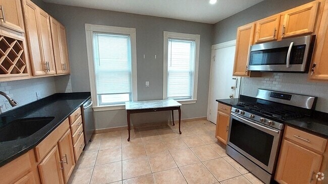 Building Photo - 51 Dix St Unit 2 Rental