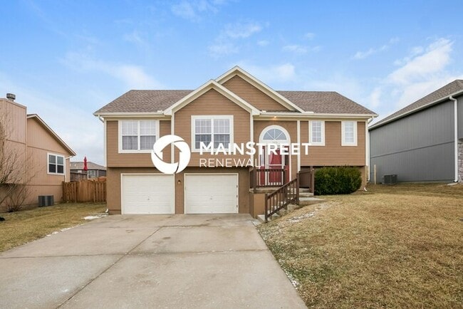 Building Photo - 3 Bedroom Pet-Friendly Home in Raymore, MO with Main Street Renewal