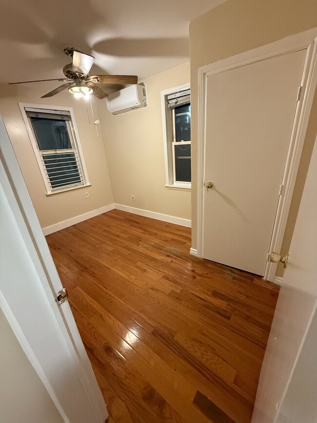 Photo - 92-14-14 Silver Rd