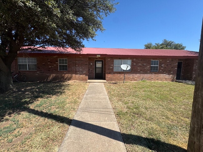 Building Photo - "Charming & Cozy 2-Bedroom Home in Lorenzo...