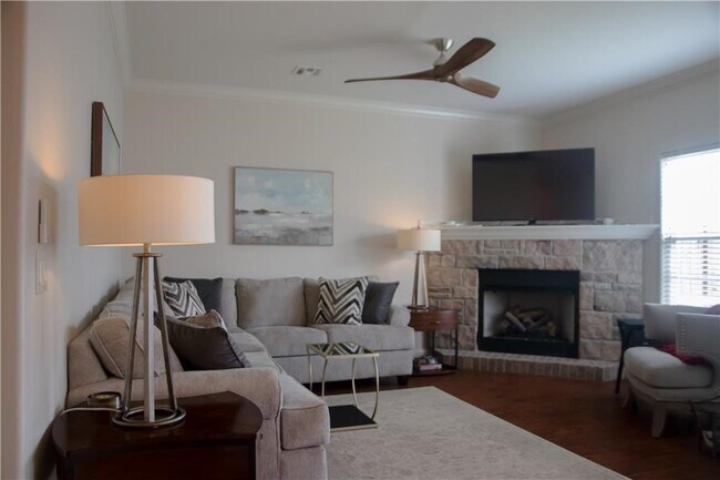 Photo - 608 SW 5th St