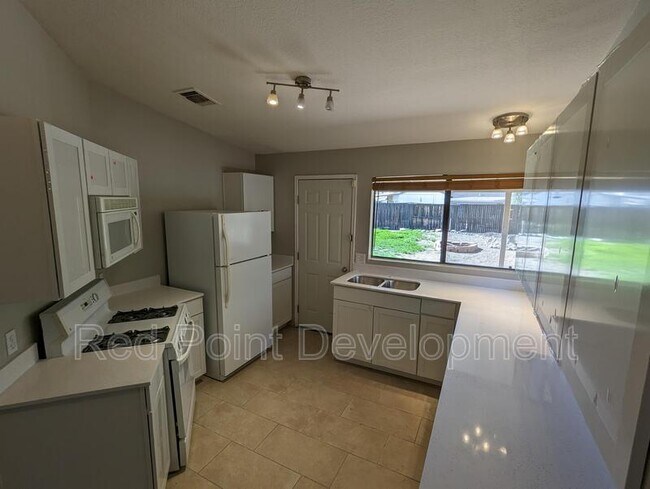 Photo - 5881 N Belbrook Dr