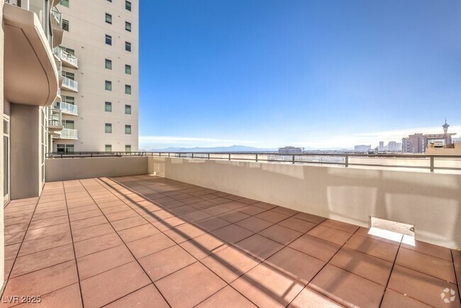 Building Photo - 150 S Las Vegas Blvd Unit 810 Rental