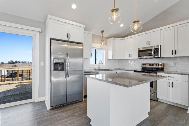 Photo - 2114 Douglas Trail