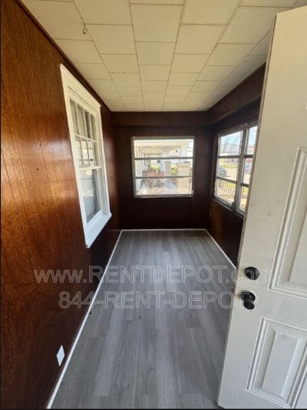 26 W Tennessee St