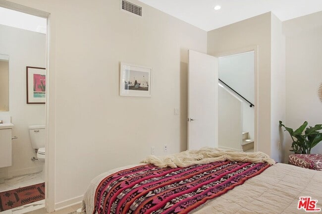 Photo - 1933 Griffith Park Blvd