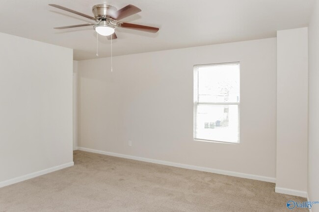 Photo - 215 Farmington Dr