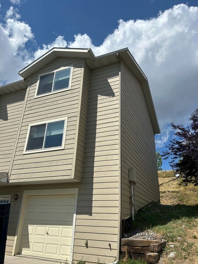 Photo - Updated 2 Bedroom Townhome Unit K