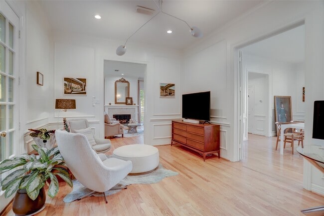 Building Photo - 2703 Mid Ln Rental
