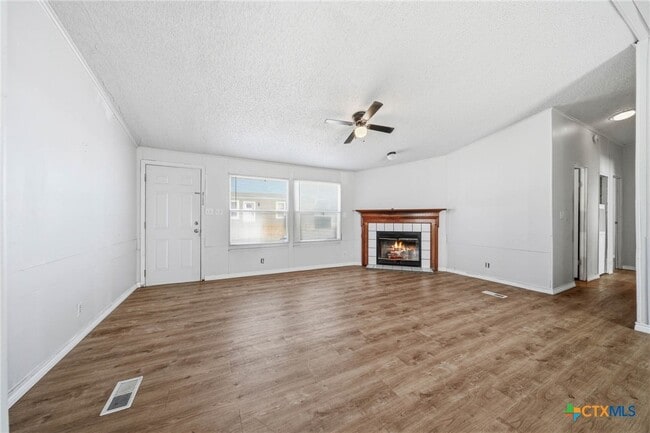 Building Photo - 3034 Barr Ln