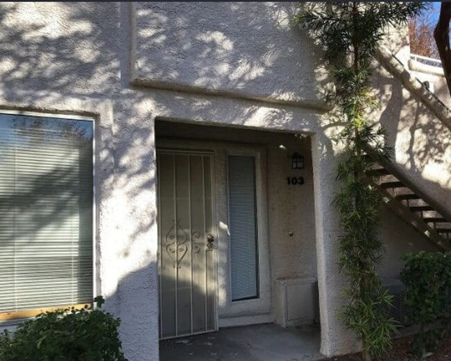 Photo - BEAUTIFUL SOUTHEAST 2 BEDROOM CONDO