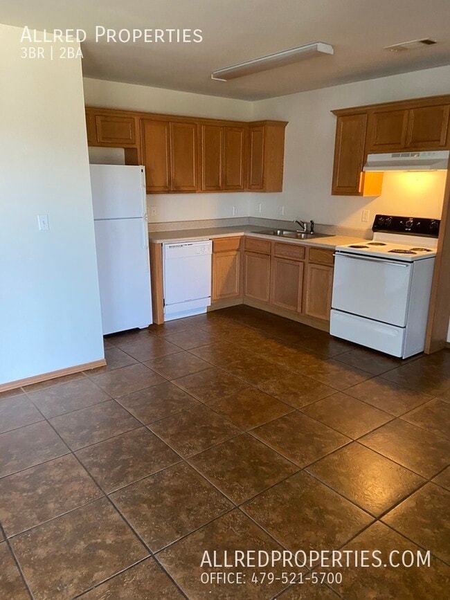 Photo - 305 E Asher Ct