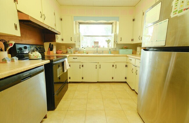 Photo - 51 S Main St