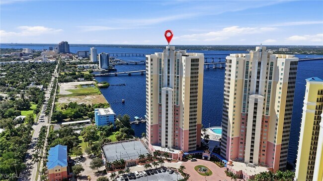 Photo - 2743 First St Unidad 109