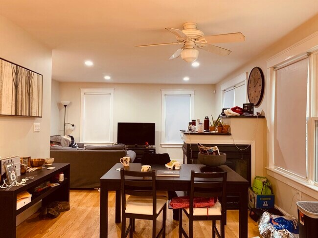 Photo - 27 Iroquois St Unit Street