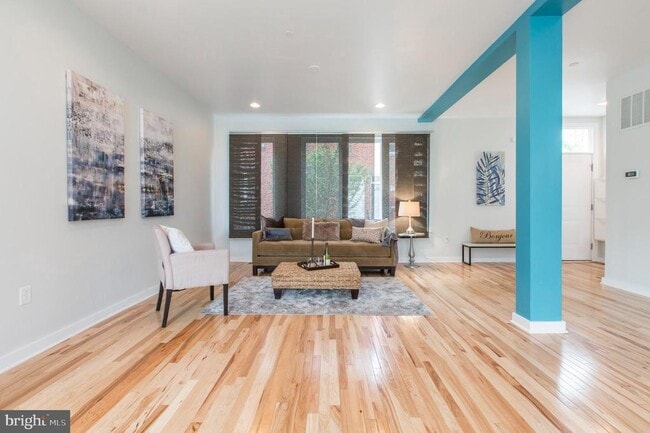 Photo - 3039 Baltz St