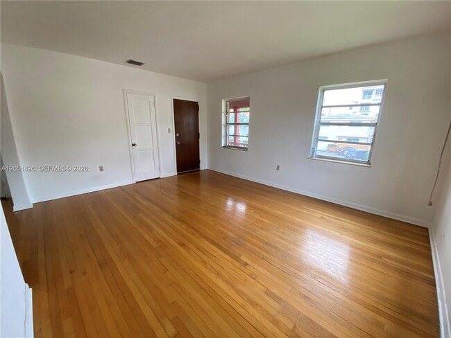 Photo - 33 Madeira Ave Unit 3