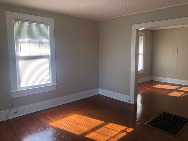 Photo - 506-506 Kingston Ave NE Unidad 506A