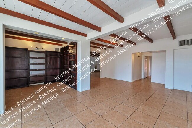 2250 E La Mirada St