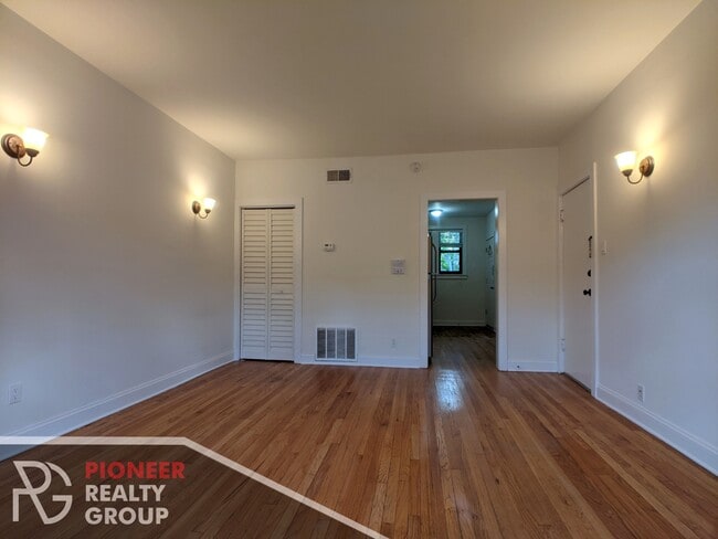 Photo - 4036 N Ashland Ave Unit 4036-3E