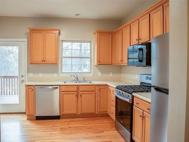 Photo - 2426C Rochester Rd