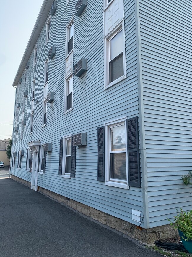 Building Photo - 13 Park Pl Unit A1 Rental