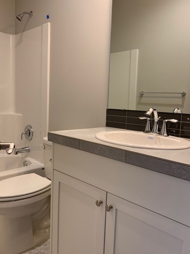 Photo - 827 Front Ave NE